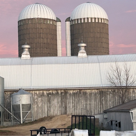 Meet your Posher, Sarah - Picture 1 of 1